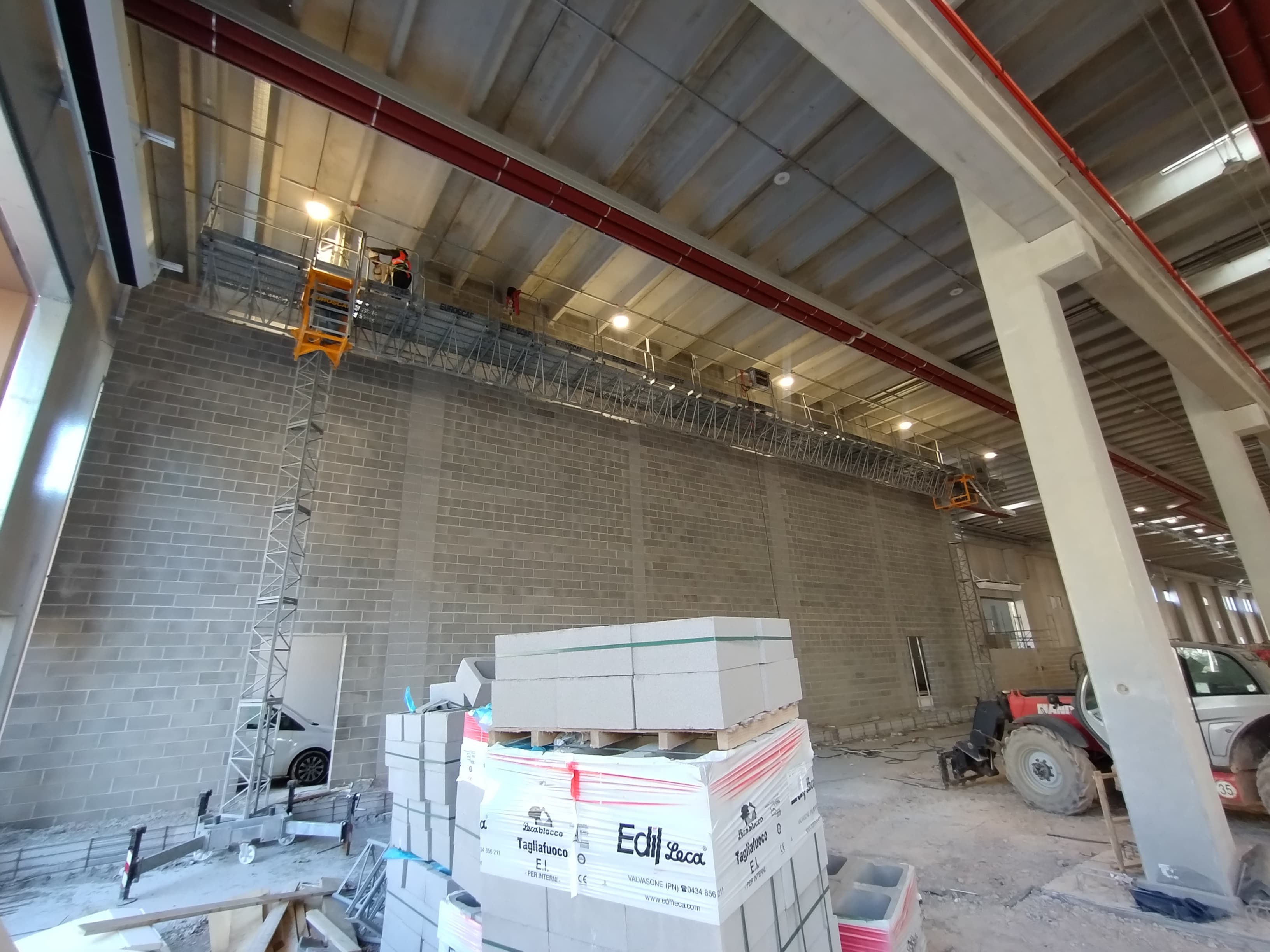 Murature portanti in blocchi, cantiere in ambiente montano